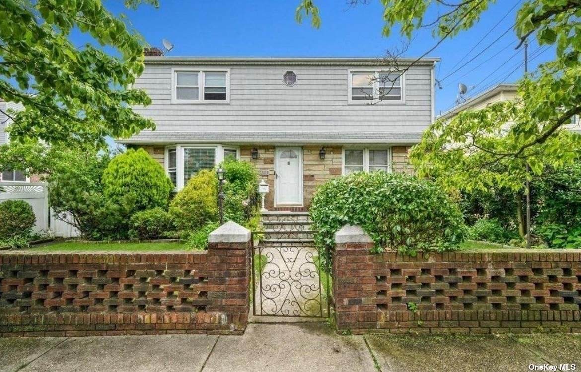 224 Crown Avenue - Photo 1