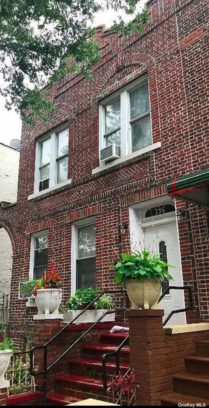 396 E 96th Street - Photo 1