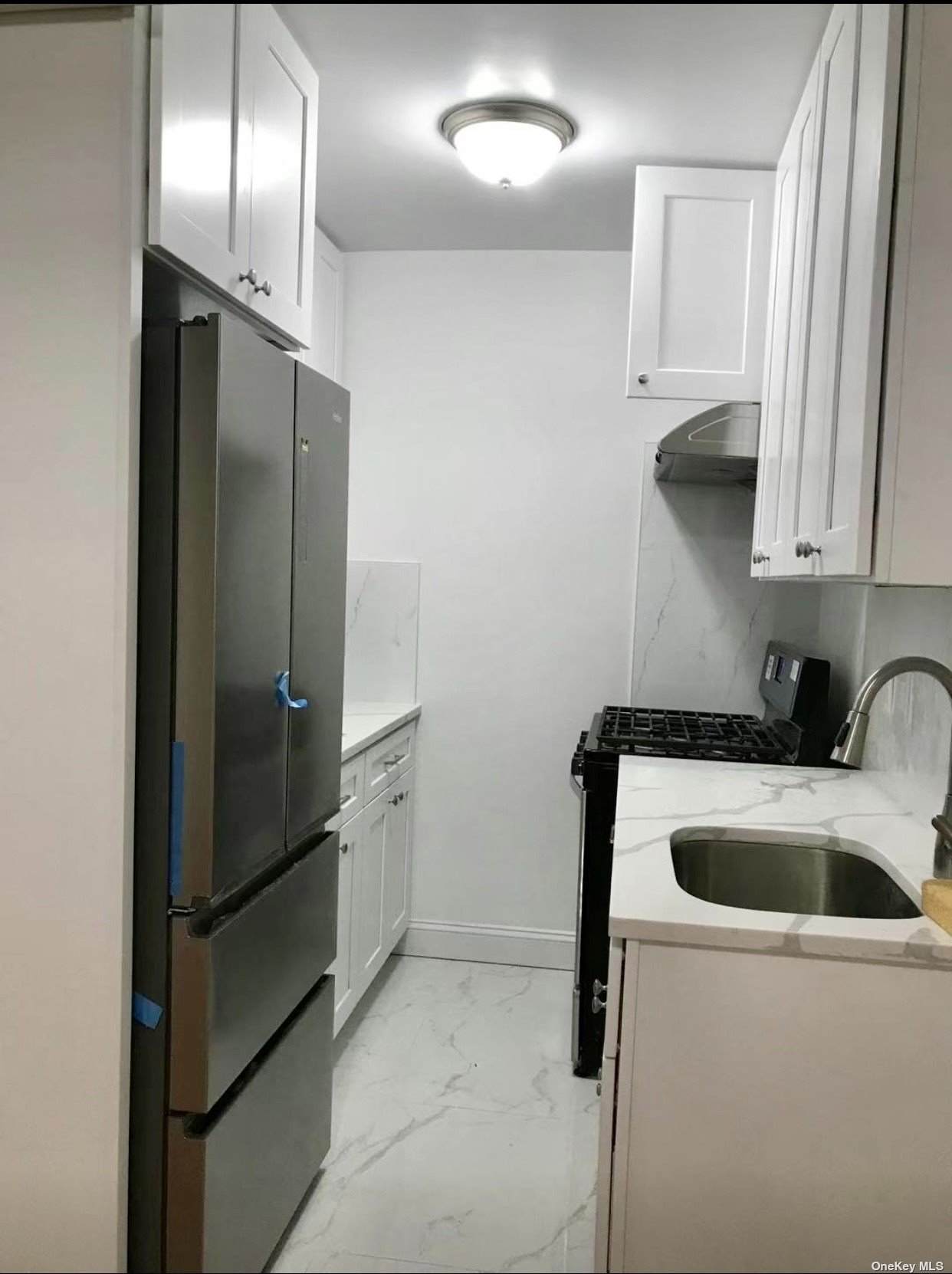 8425 Elmhurst Ave - Photo 1