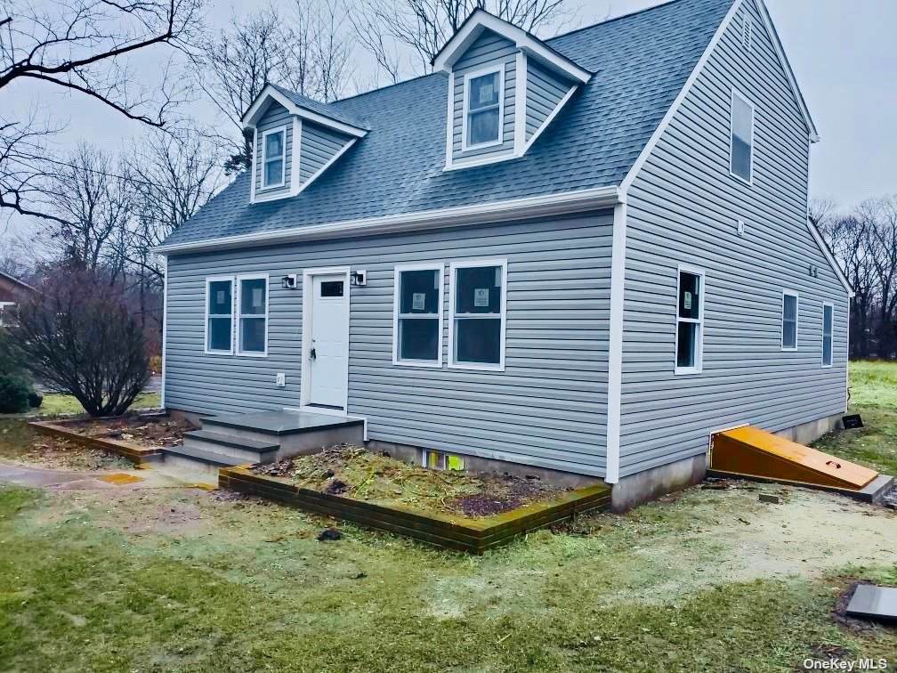 96 Mount Sinai Avenue - Photo 1