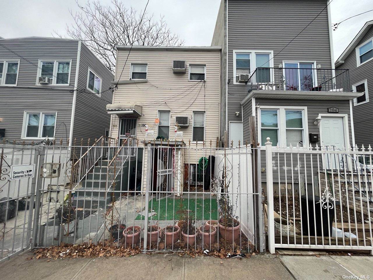 196 Shepherd Avenue - Photo 1