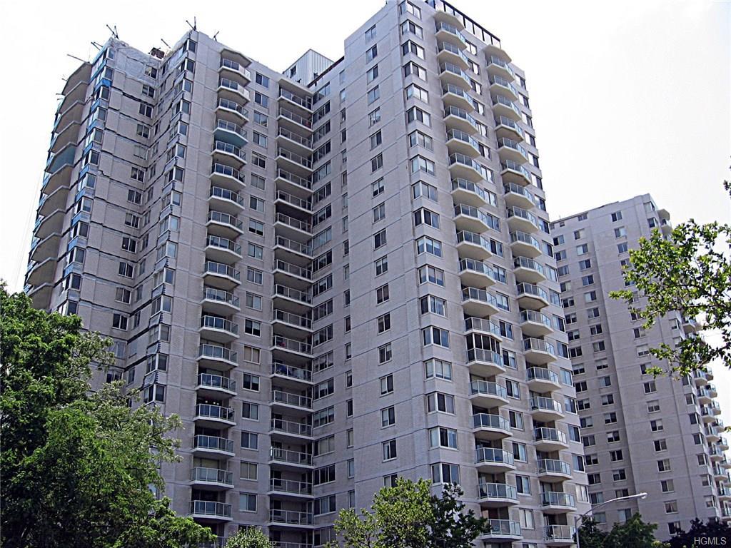 3333 Henry Hudson Parkway - Photo 1