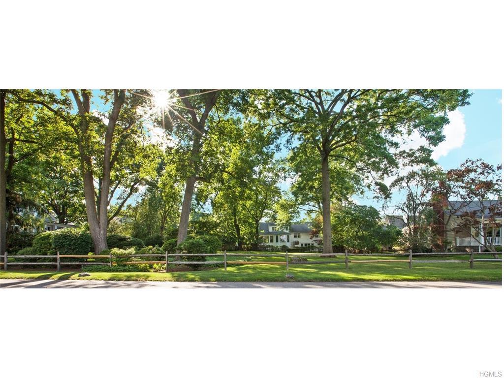742 Soundview Drive - Photo 1