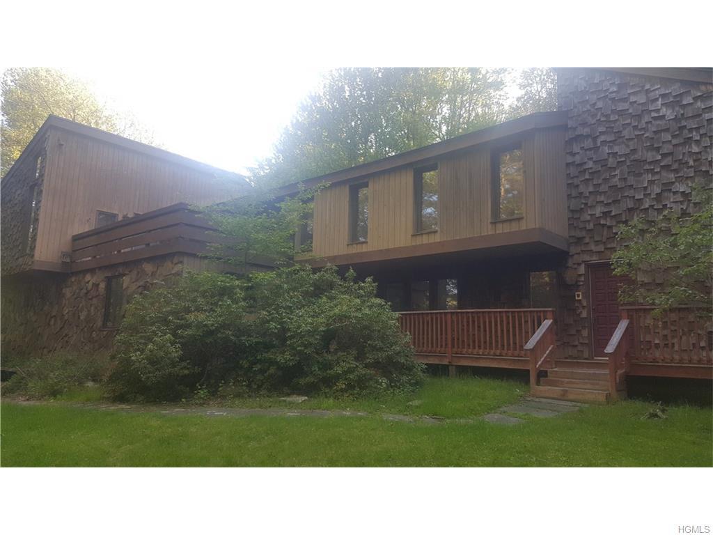 32 Stacey Drive - Photo 1