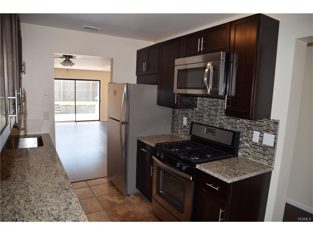 60 Leisure Way, Mohegan Lake, NY 10547 (MLS #4633955) :: William Raveis Legends Realty Group
