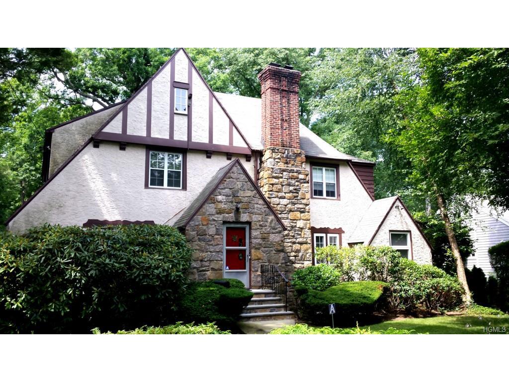 33 Blackthorn, White Plains, NY 10606 (MLS #4634409) :: William Raveis Legends Realty Group