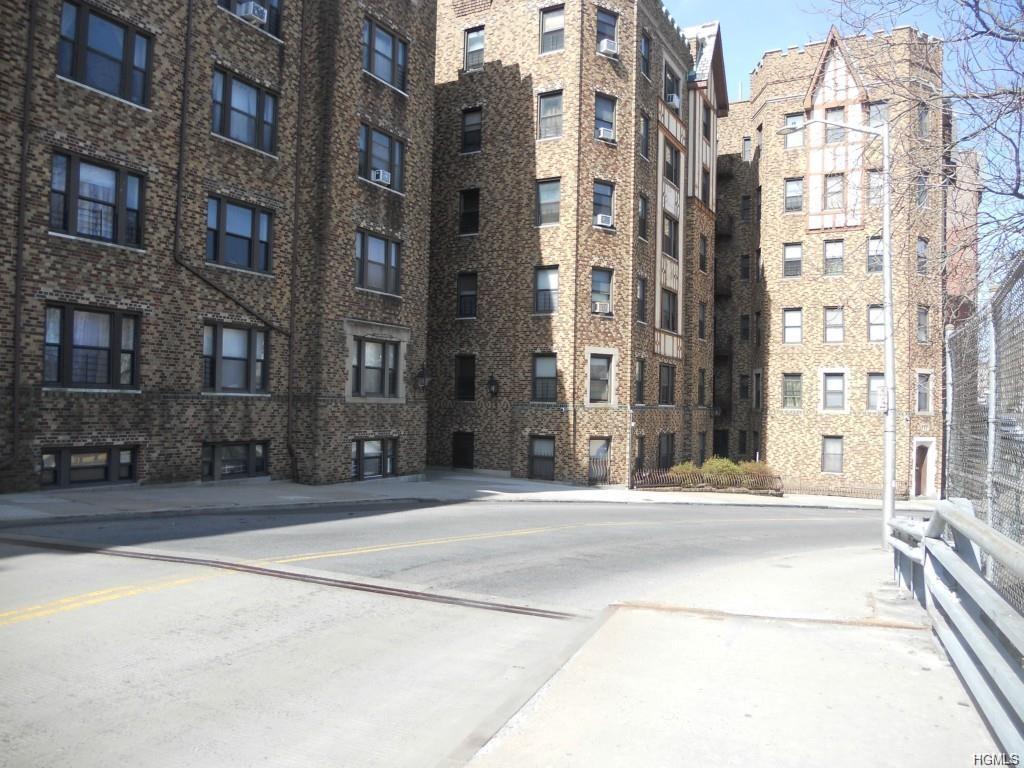 82 Caryl Avenue - Photo 1
