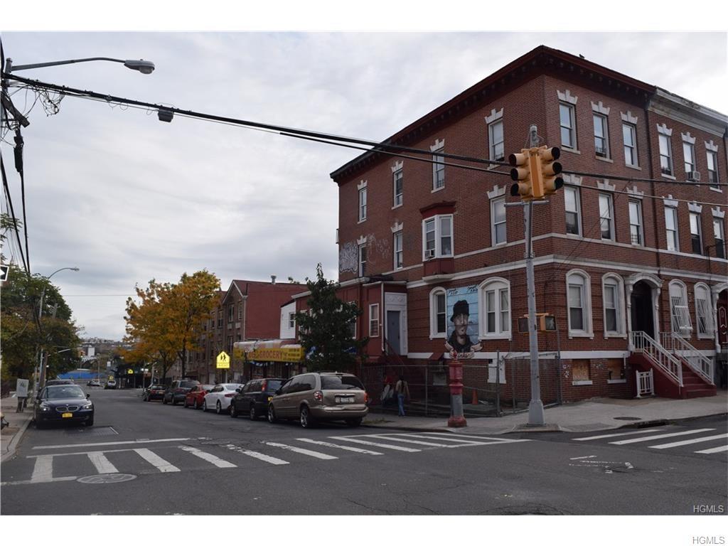1452 Bryant Avenue - Photo 1