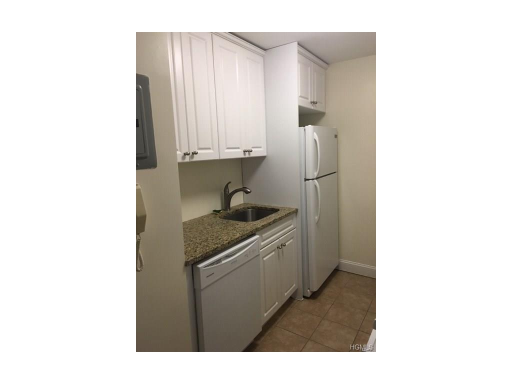 604 Tompkins Avenue - Photo 1