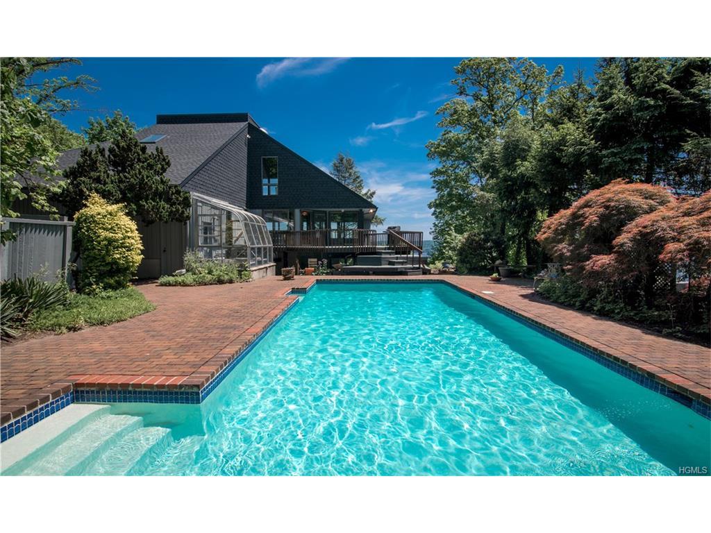 77 Tweed Boulevard - Photo 1