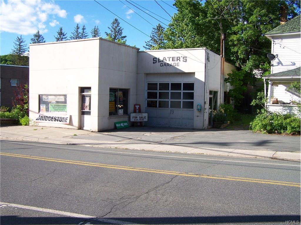 19 Broadway - Photo 1