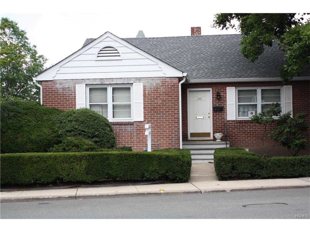 101 Broadway - Photo 1