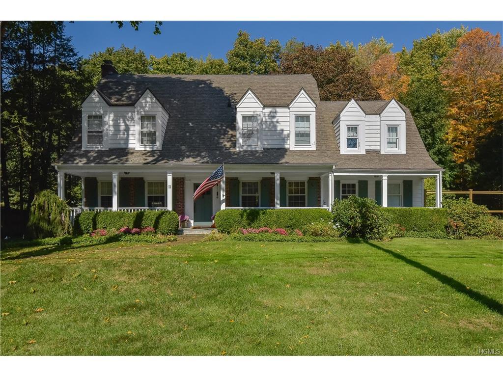 11 Pine Cliff Road - Photo 1