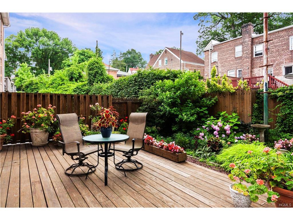 6152 Liebig Avenue - Photo 1