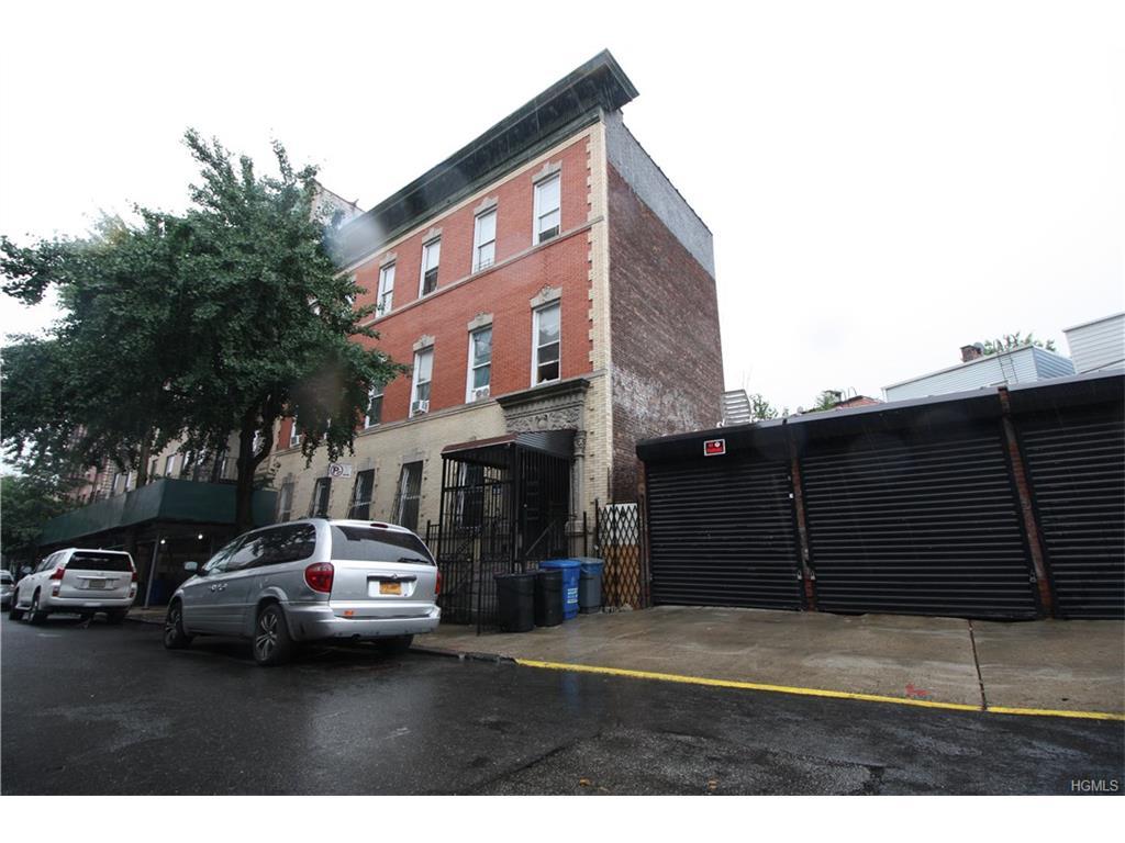 1369 Lyman Place - Photo 1