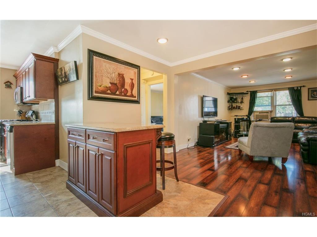 144 Ravine Avenue - Photo 1
