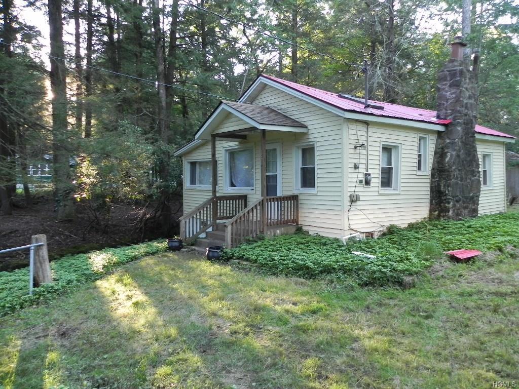 35 Corwin Avenue - Photo 1