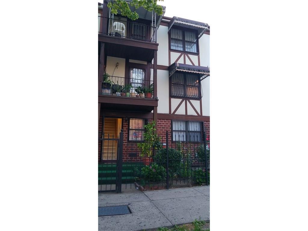 899 Prospect Avenue - Photo 1