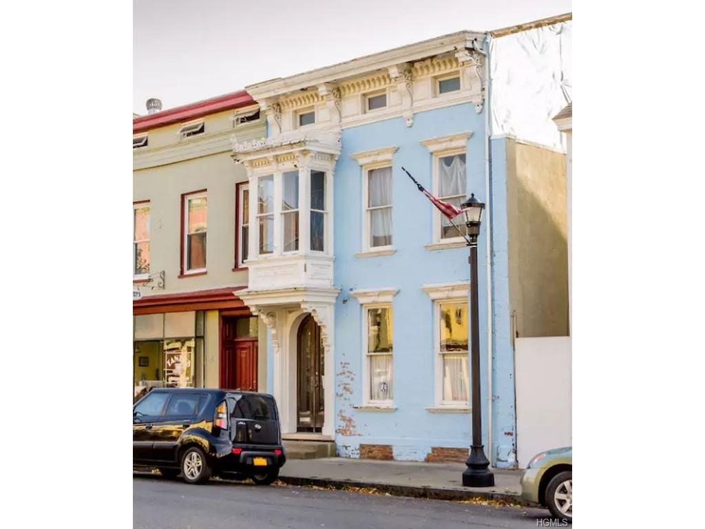 221 Warren Street - Photo 1