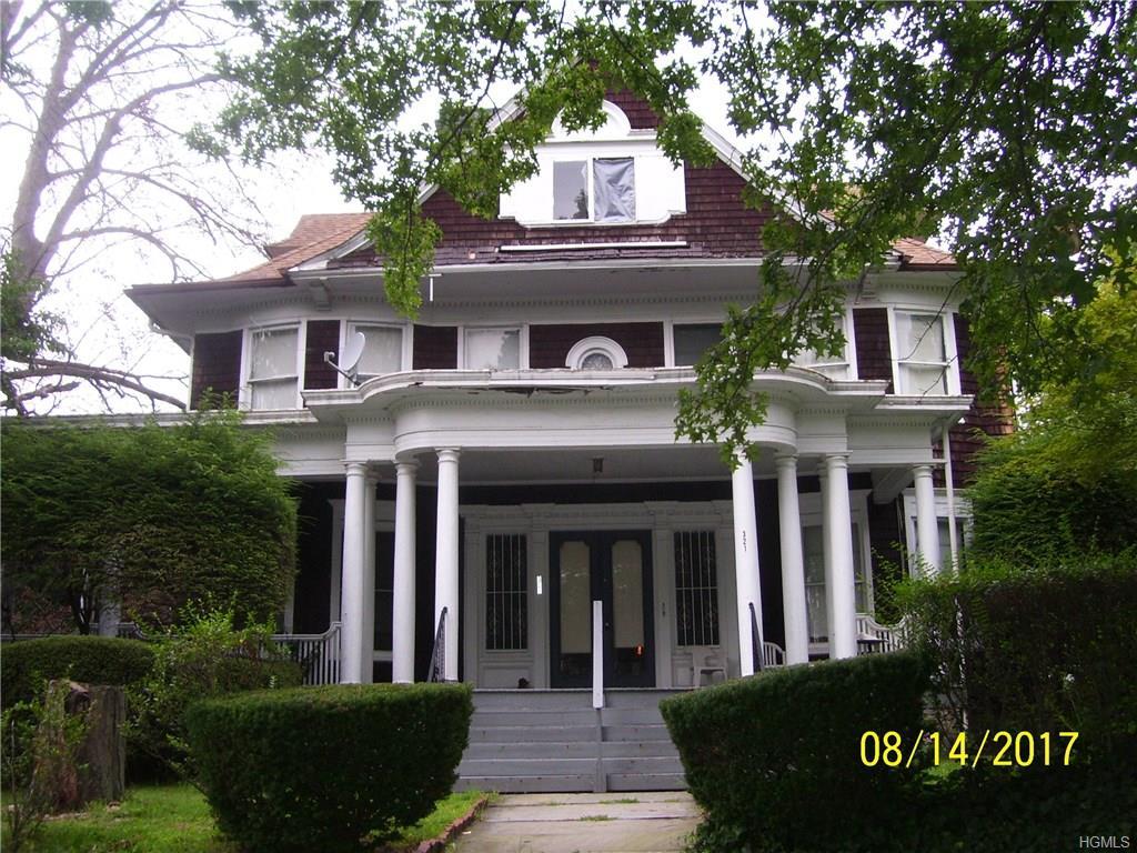 321 Sidney Avenue - Photo 1