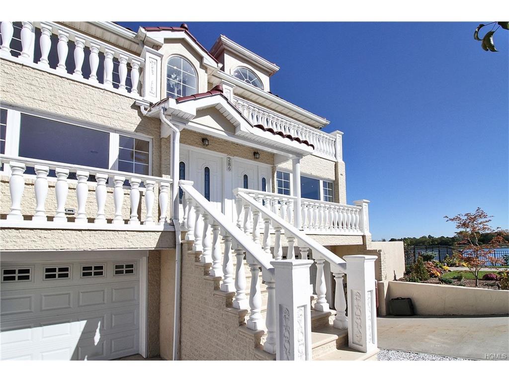286 Zerega Avenue - Photo 1