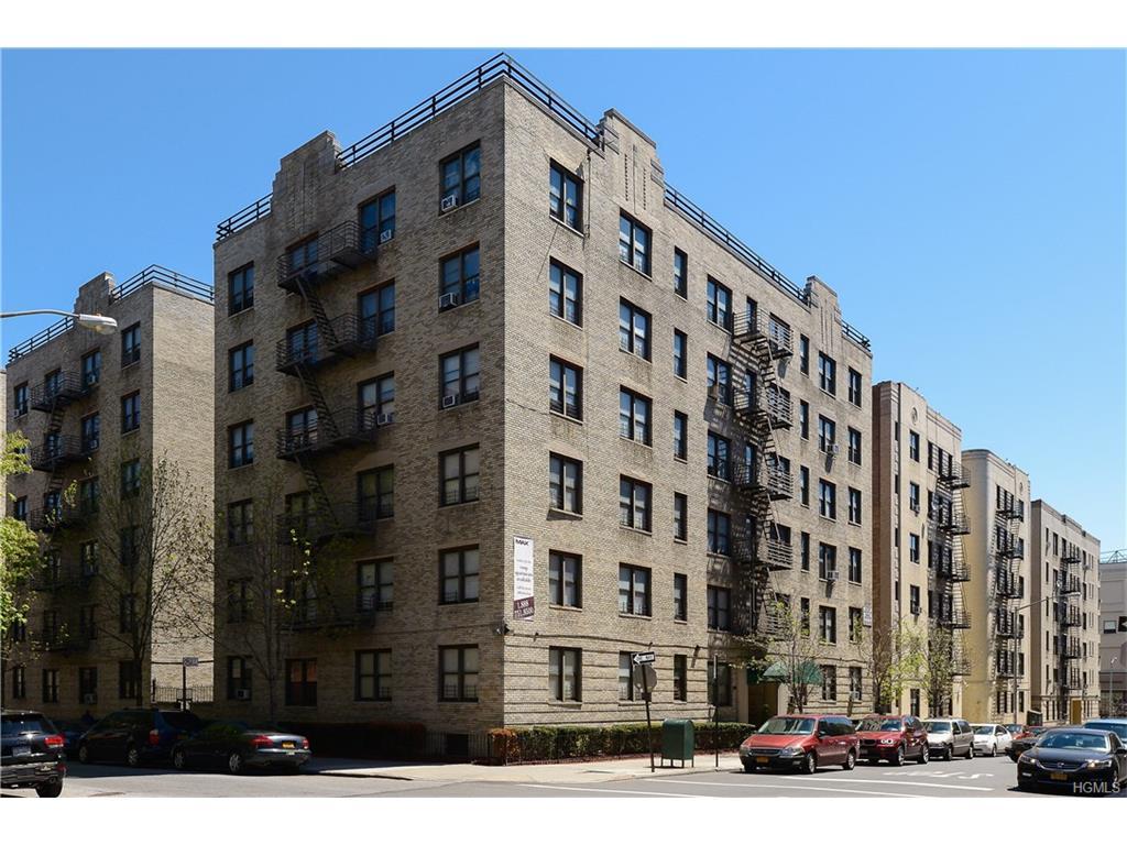 55 190 Street - Photo 1