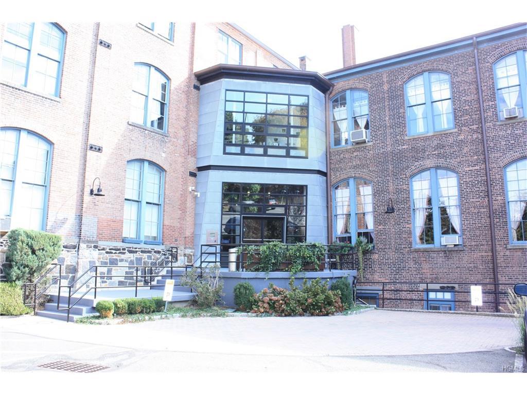 52 Webster Avenue - Photo 1