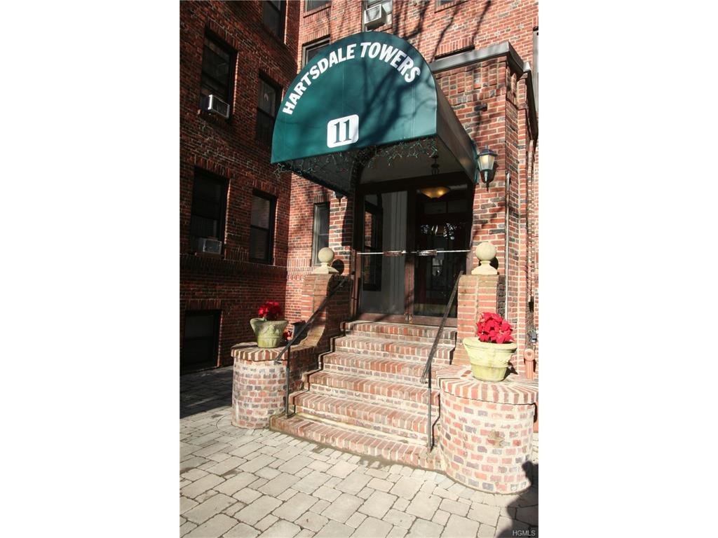 11 Columbia Avenue - Photo 1