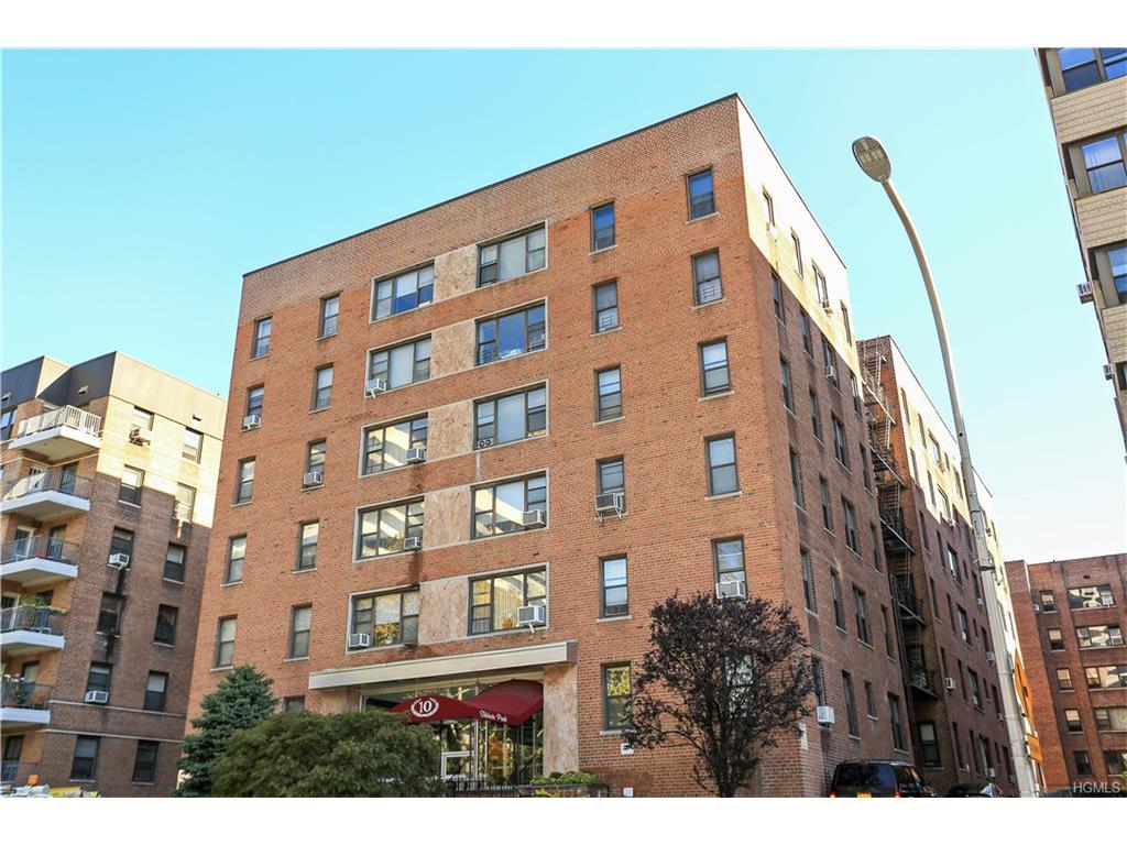 10 Broadway - Photo 1