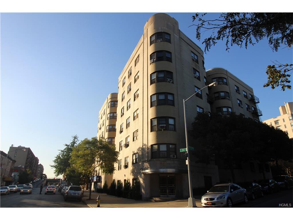 190 Mosholu Parkway - Photo 1