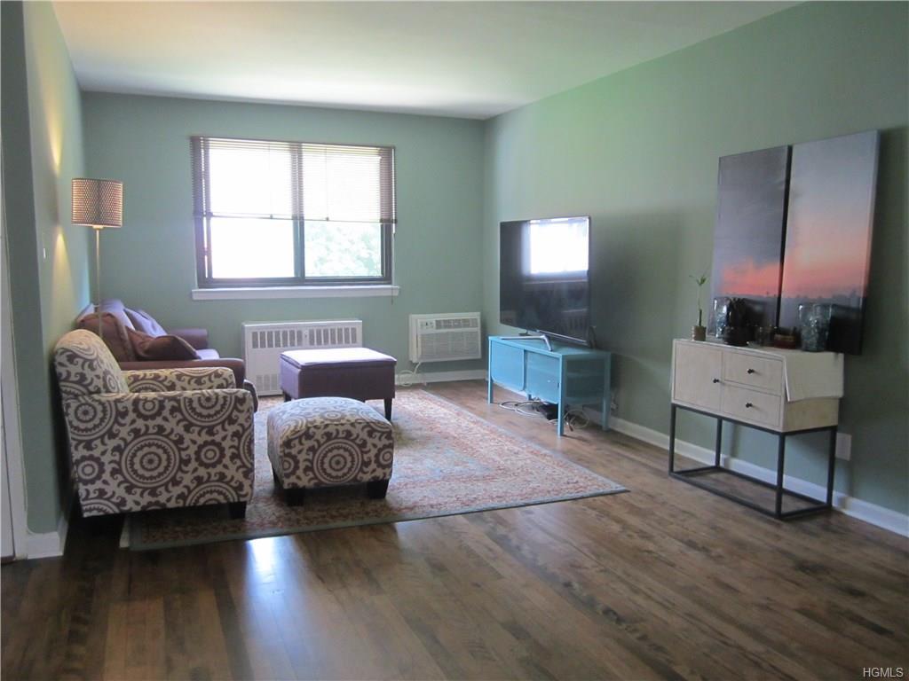 31 Lawrence - Photo 1