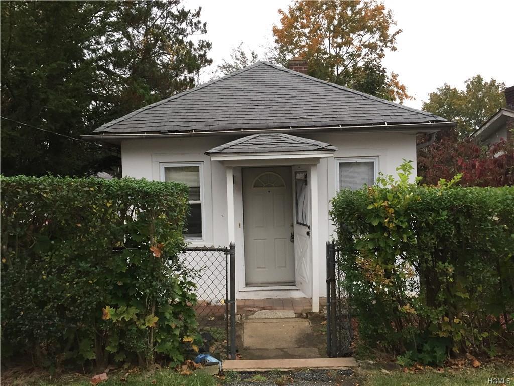 10 Lawrence Avenue - Photo 1