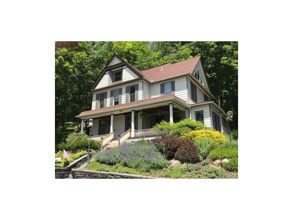 785 Hudson Street - Photo 1