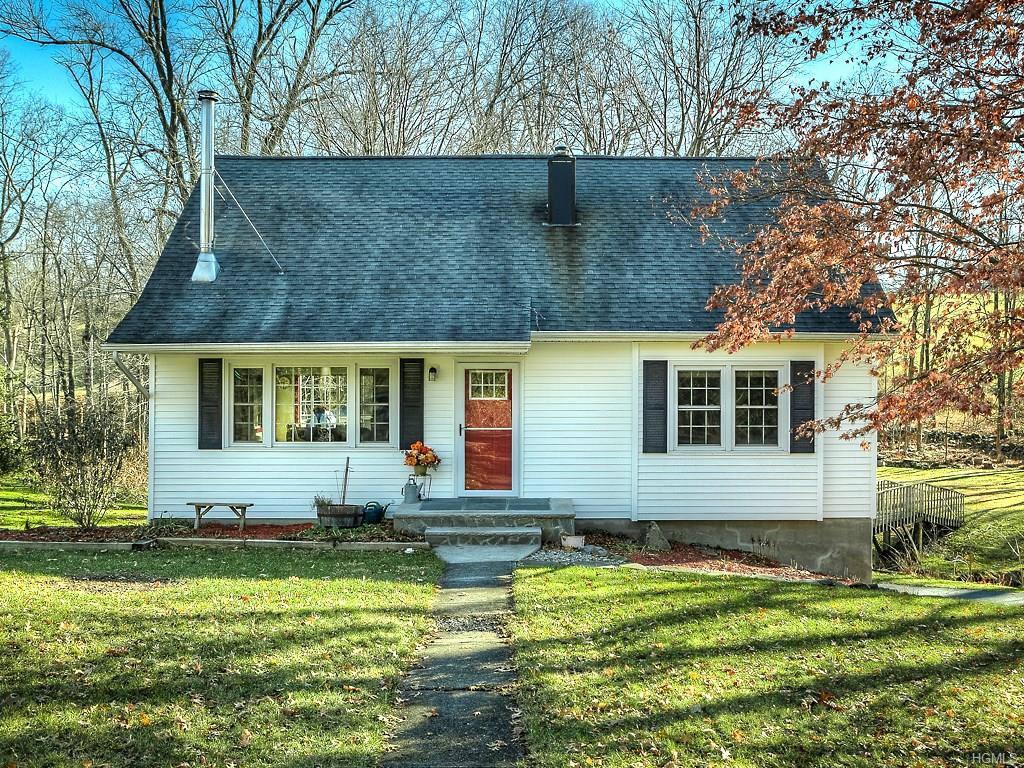 686 Jackson Avenue - Photo 1