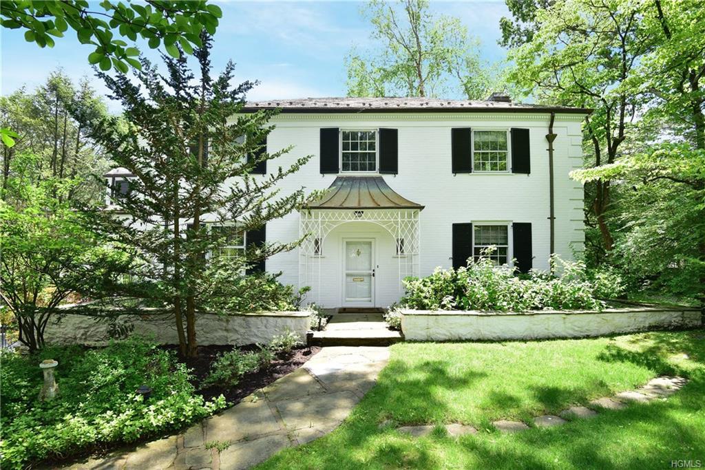 8 East Drive - Photo 1