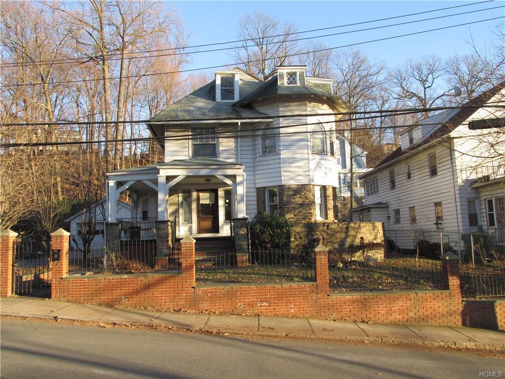16 Lewis Parkway - Photo 1