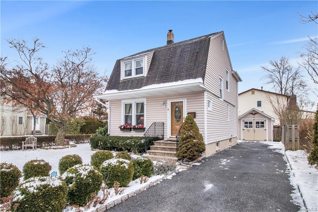 11 Maple Avenue - Photo 1