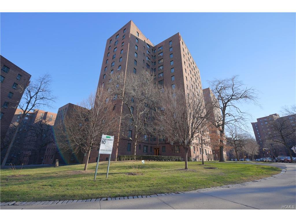 14 Metropolitan Oval - Photo 1