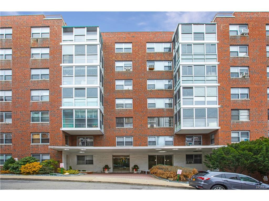 2 Washington Square - Photo 1