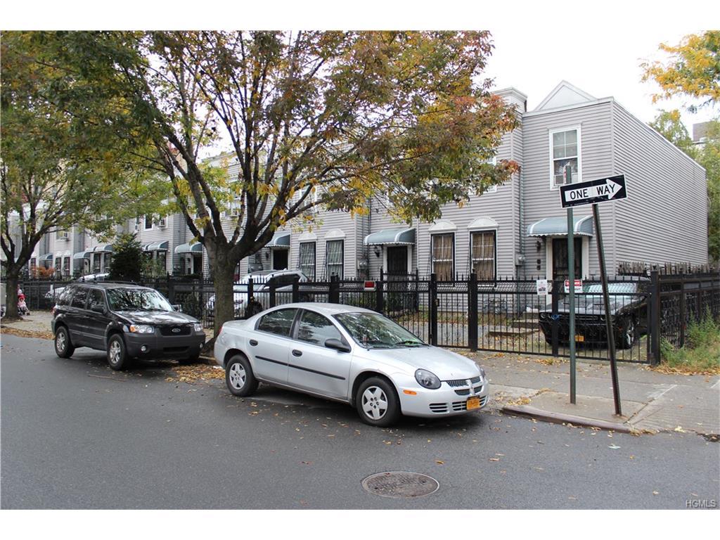 947 178 Street - Photo 1