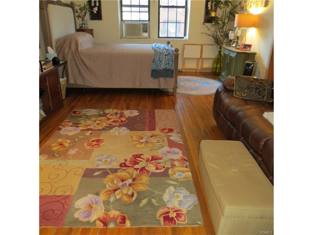 61 West Grand Street - Photo 1