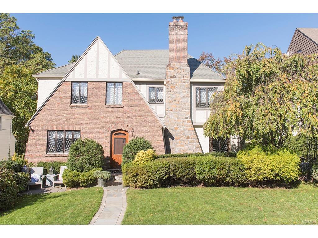 8 Byron Lane - Photo 1