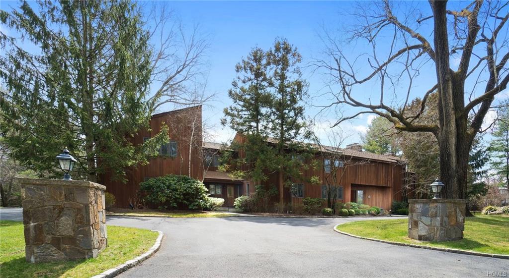 10 Beverly Road - Photo 1