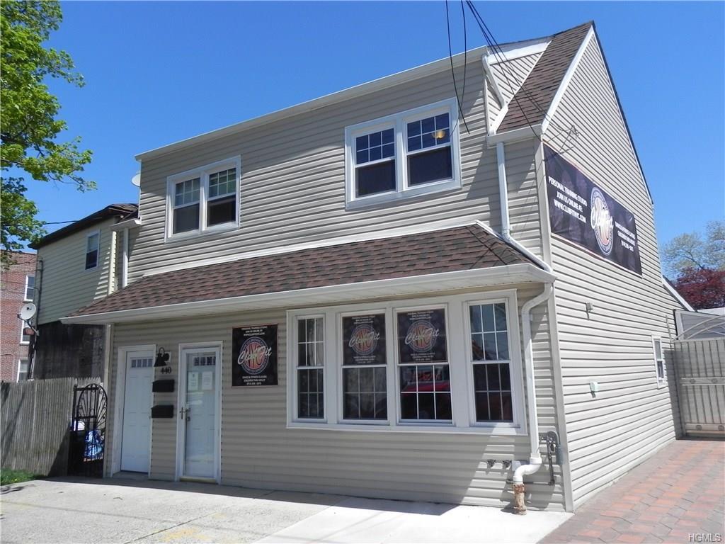 440 City Island Avenue - Photo 1