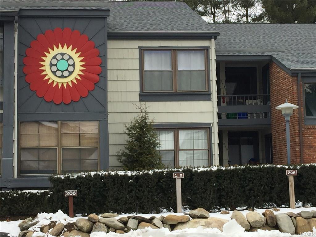 210 Treetop Circle - Photo 1