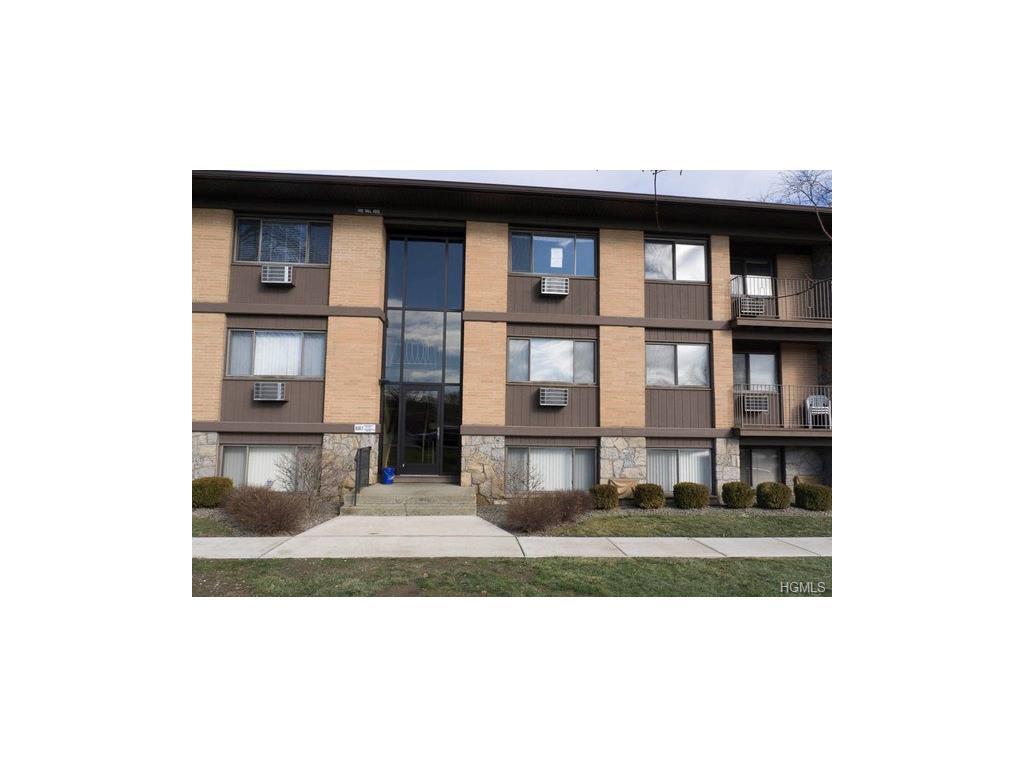 10 Oakwood Terrace - Photo 1