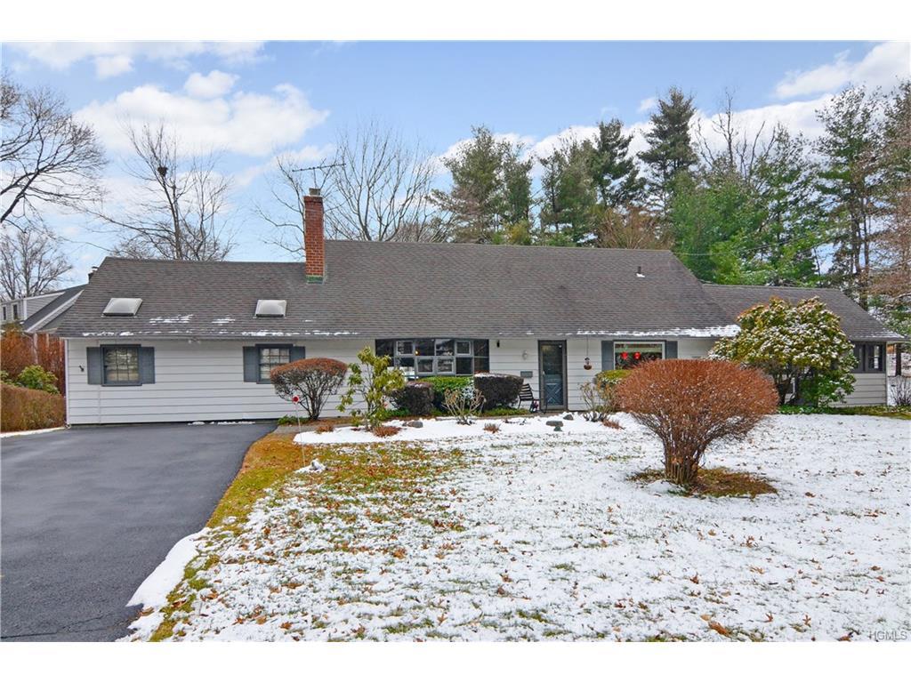 981 Knollwood Road - Photo 1