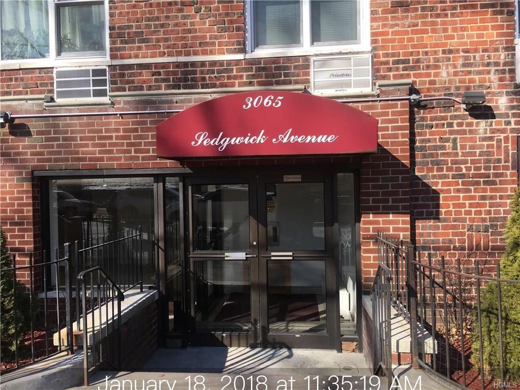 3065 Sedgwick Avenue - Photo 1