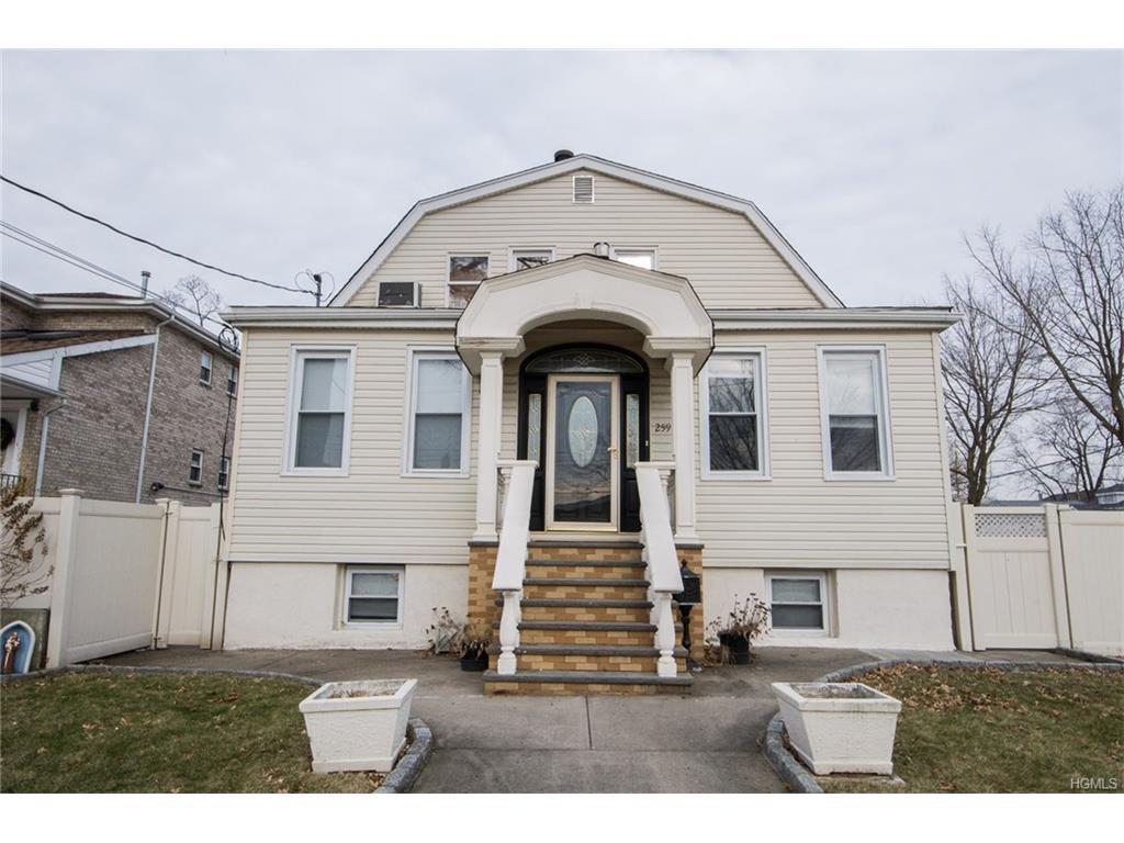2591 Schurz Avenue - Photo 1