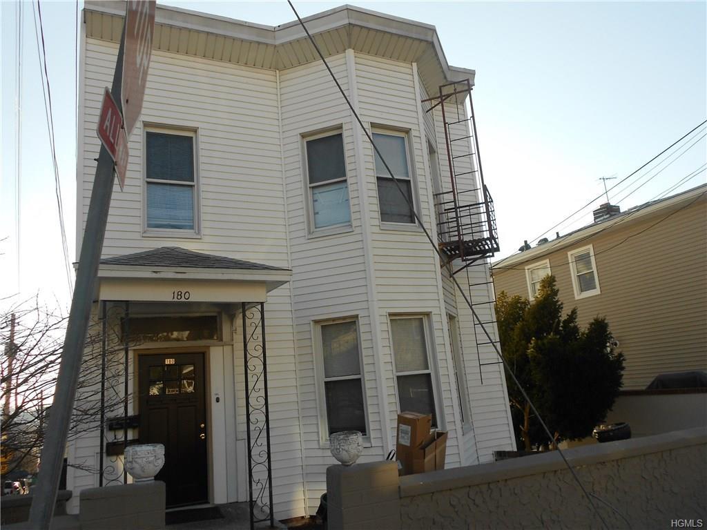 180 Voss Avenue - Photo 1